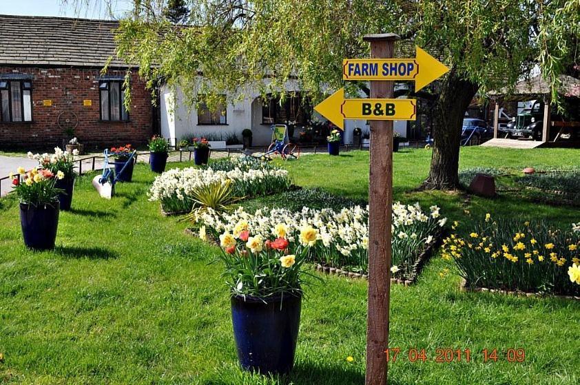 Model Farm B&B Bradford  Eksteriør billede